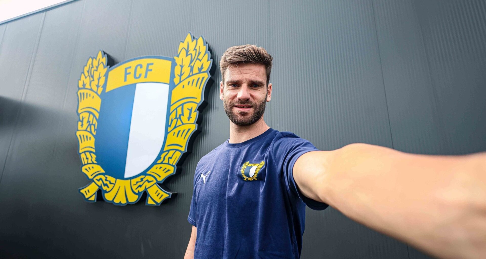 FC Famalicão: Mario González chega para o ataque