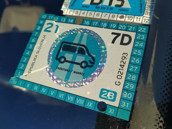 Govern preveu cobrar una taxa a les fronteres a cada vehicle amb turistes per reduir la massificació