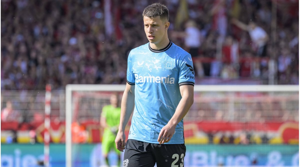 Hlozek vor Wechsel zu Leicester City: Finale Verhandlungen über Leihe mit Kaufpflicht