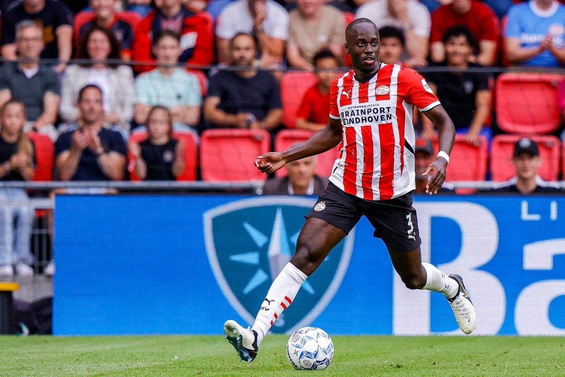 AS Monaco klopt aan bij PSV voor Jordan Teze