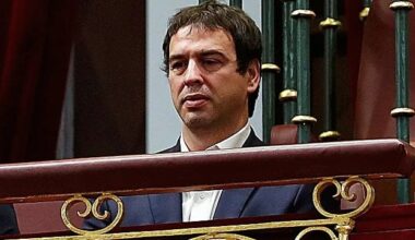Piden a la juez que impute a la pareja del hermano de Sánchez: "Sabría que el patrimonio adquirido superaba con creces el salario de don David"