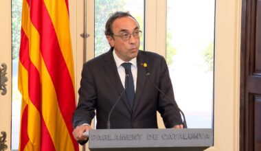 Rull propone el pleno para investir a Illa este jueves mientras Junts exige su suspensión si Puigdemont es detenido