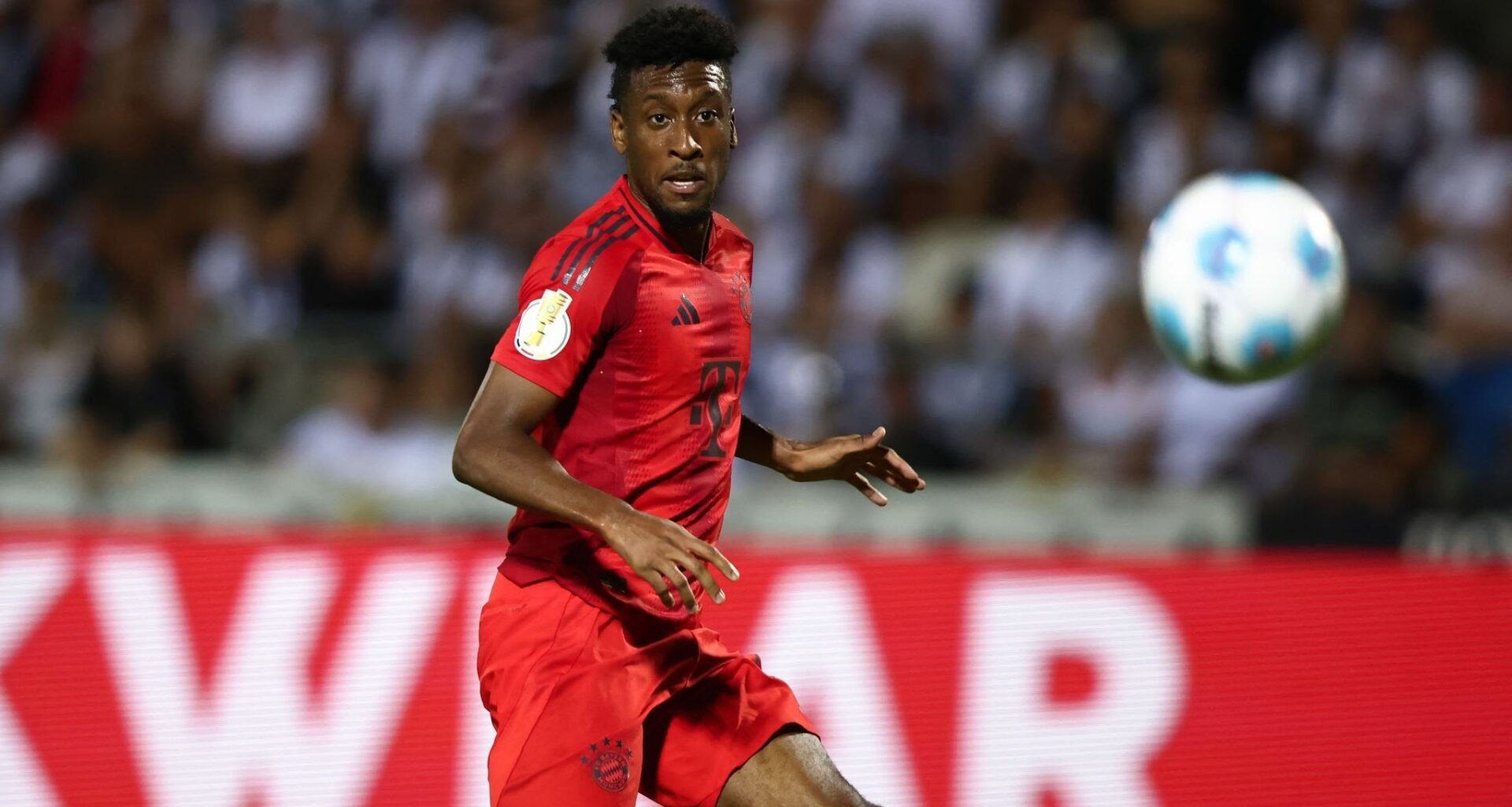 Kingsley Coman has decided to leave Bayern before Friday's deadline day. His destination is not known yet, but several English clubs are interested [lequipe]