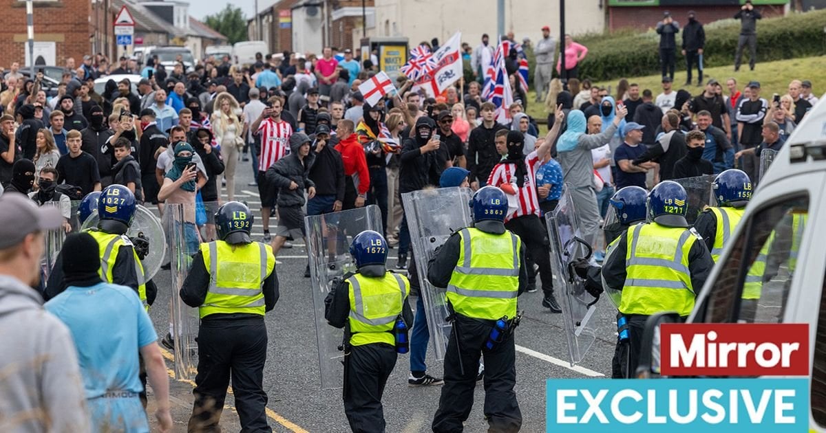 Sunderland rioters throw rocks at Filipino NHS nurses on way to work as emergency cover