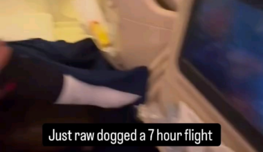 Haaland rawdogged the flight back to Manchester🧘