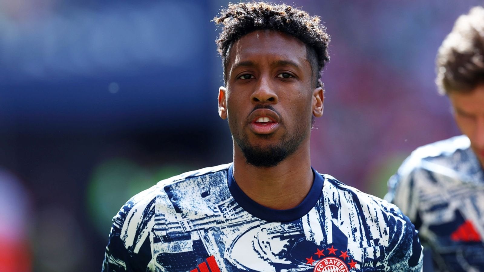 Bayern are open to letting Kingsley Coman leave on loan with an option or obligation to buy. Talks with PSG are ongoing [Plettigoal]