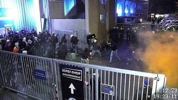 Hansa Rostock will Rechnung des SC Paderborn für Randale nicht zahlen