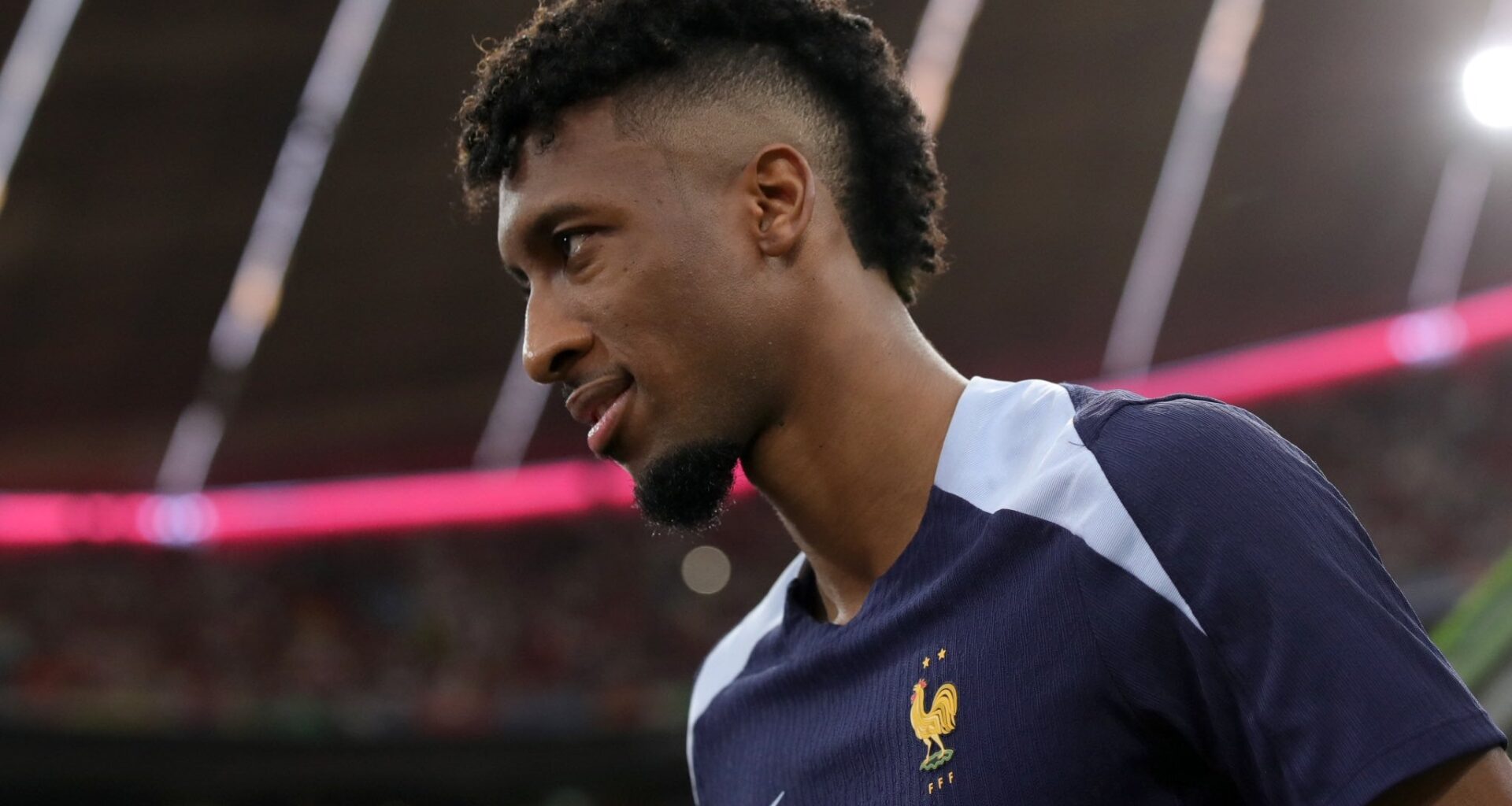 [Plettenberg] FC Bayern, now also open for a loan deal of Kingsley Coman with an option or obligation to buy.   Paris Saint-Germain still interested in Coman with ongoing talks. PSG informed about the option of a loan.   Not advanced yet and no final decision.