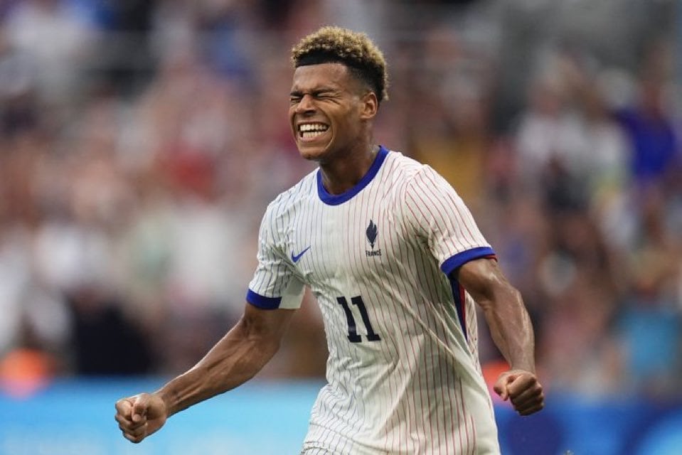 [Plettenberg] Yes, Désiré #Doué has decided to join Paris Saint-Germain over FC Bayern - confirmed. Bayern had a slight lead recently as confirmed from all parties involved. Final decision now. Great disappointment and defeat for Bayern as they wanted him 100 %. Many talks and calls included.