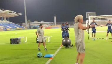 Jorge Jesus, Al-Hilal coach, with 70 years old doing the same exercices as his players at the training session.