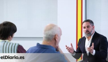 Abascal incita a los españoles a "empezar a defenderse por sí mismos" contra la inmigración