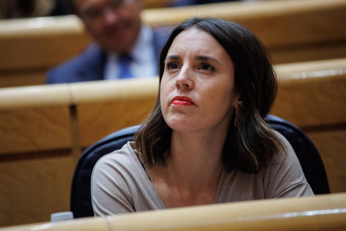 Irene Montero critica que Sánchez defienda las devoluciones de migrantes irregulares: "Son racismo institucional"