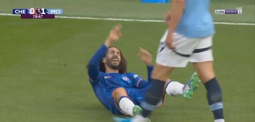 Cucurella asking Haaland for help, Haaland blanks him 🤌🏻