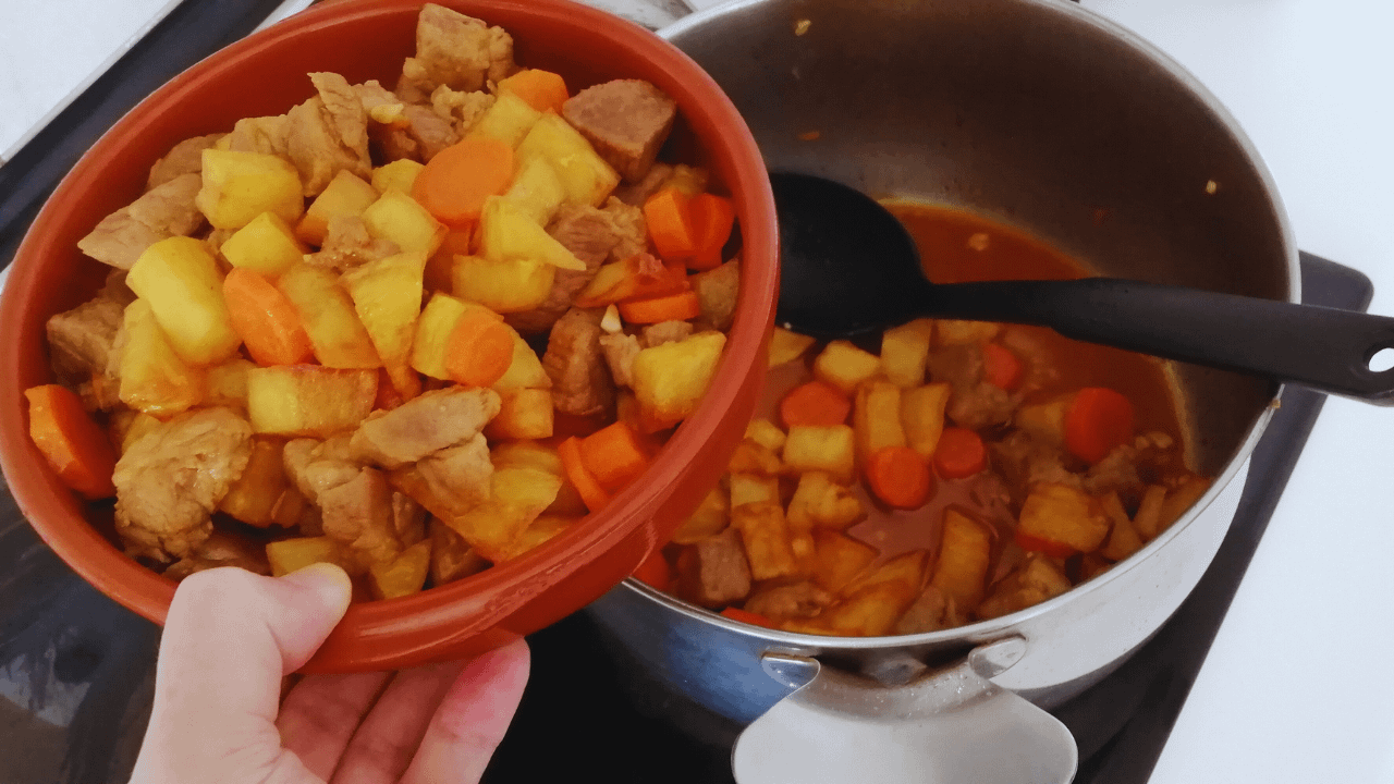 Stewed Pork with Carrots and Fried Potatoes
