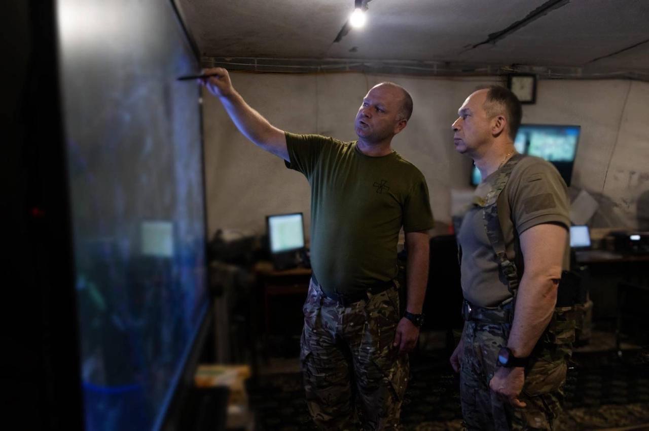 Chief Commander Syrskiy has just posted this photo with comment: We continue the operation!