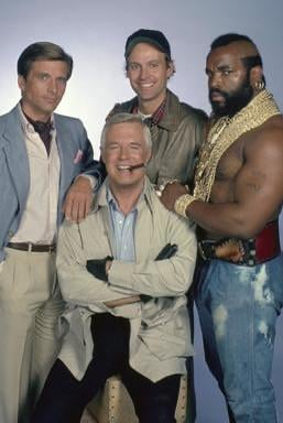 BREAKING. King hires top consultants to help form new government