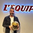 [Loïc Tanzi] Mercato: Chelsea also in talks for Benfica defender Tomas Araujo as reported by CNN Portugal, without making an offer. The #PSG have sent a contract offer to the Portuguese and are waiting for a defensive departure before moving forward.