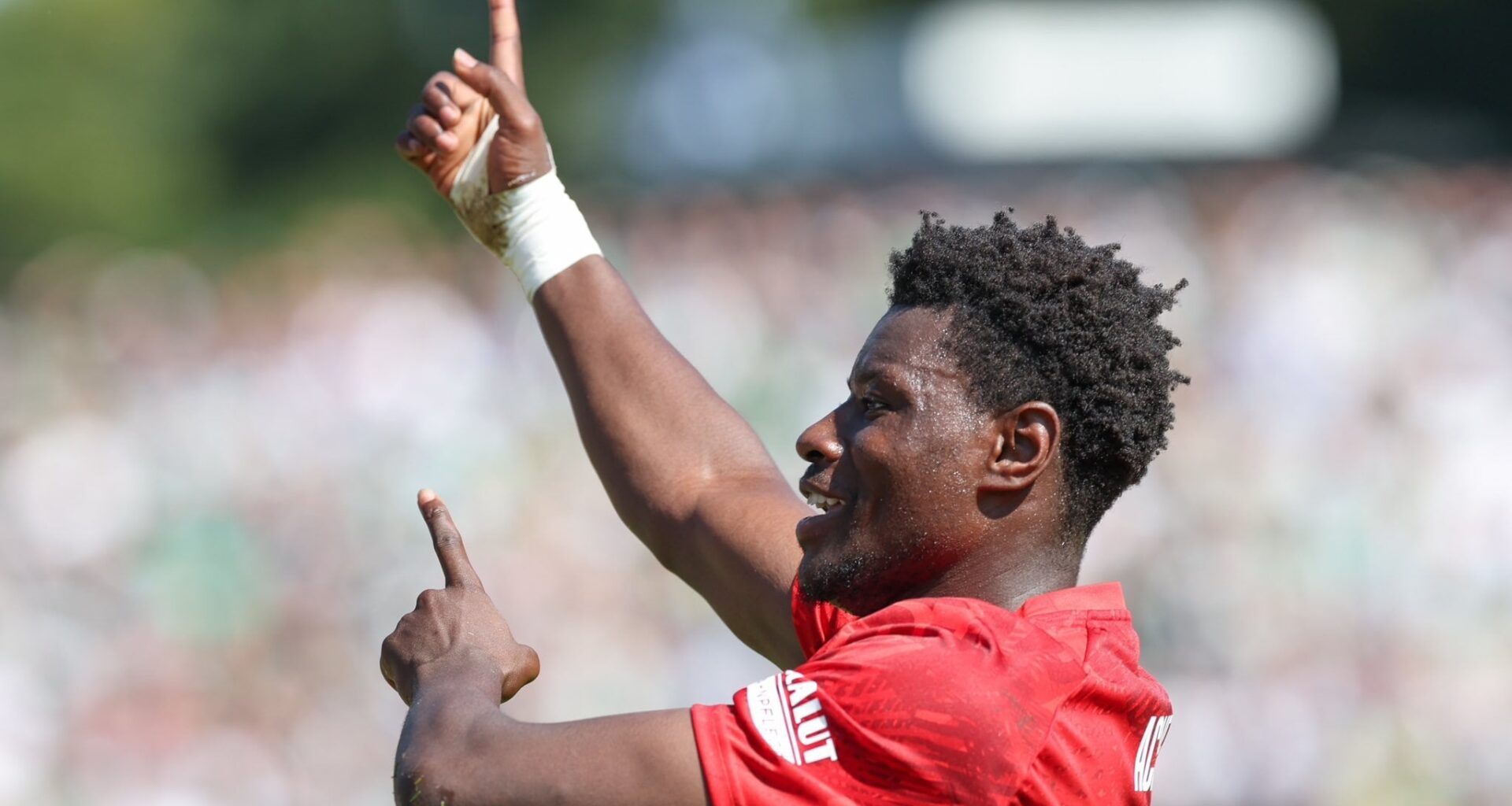 Union Berlin hat ein weiteres Angebot für Ragnar Ache abgegeben. Lautern Boss Hengen ist weiterhin nicht gesprächsbereit. Einzig bei unmoralischen Angebot und der Möglichkeit eines Ersatzes würde Lautern zustimmen