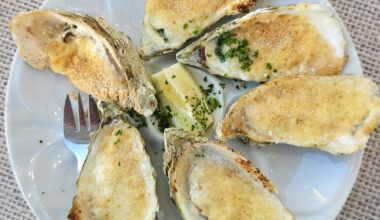 Baked oysters 🦪 and shrimp croquettes 🦐