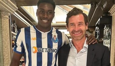 [Fabrizio Romano] 🚨 𝐇𝐄𝐑𝐄 𝐖𝐄 𝐆𝐎! Samu Omorodion joins FC Porto on a permanent deal from Atlético 🔵⚪️🐉

Deal done for €15m plus 50% sell-on clause to Atléti, agreement completed by president André Villas-Boas.

Omorodion will have €100m release clause into deal.