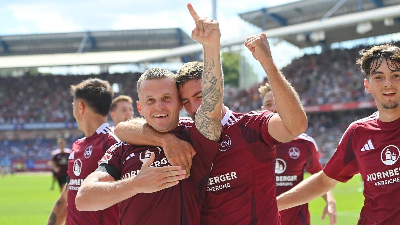 [2. Bundesliga] FCN schlägt S04: Unberechtigter Platzverweis dreht Partie Nürnberg gegen Schalke