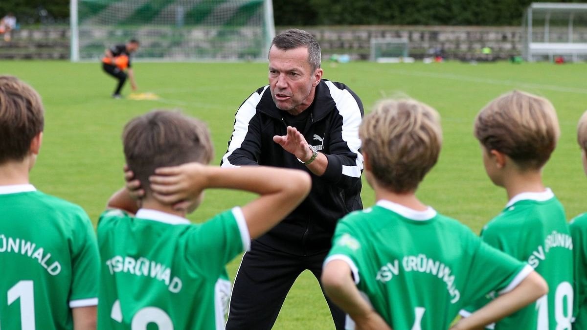 Lothar Matthäus beendet Trainer-Karriere als Jugendcoach beim TSV Grünwald nach Eltern-Kritik: "Die Spieler haben weniger Probleme gemacht als die Eltern der Kids [...] den ganzen Tag am Telefon hängen und anhören müssen, was ich alles falsch mache. Jedem sein Kind spielt zu wenig."