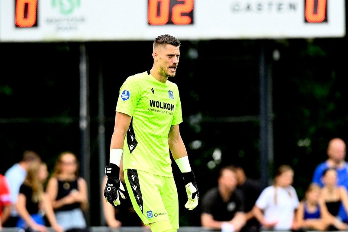Ajax heeft het oog laten vallen op Andries Noppert. De gesprekken met Heerenveen over een transfer zijn gaande. Jay Gorter zou in dat geval de omgekeerde weg kunnen bewandelen.