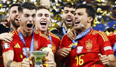 Morata und Rodri für ein Länderspiel gesperrt: Morata hatte am 15. Juli vor Hunderttausenden Fans den deutschen Nationalspieler Jamal Musiala verspottet, Rodri rief der euphorisierten Menge zu, das britische Überseegebiet Gibraltar sei "spanisch".