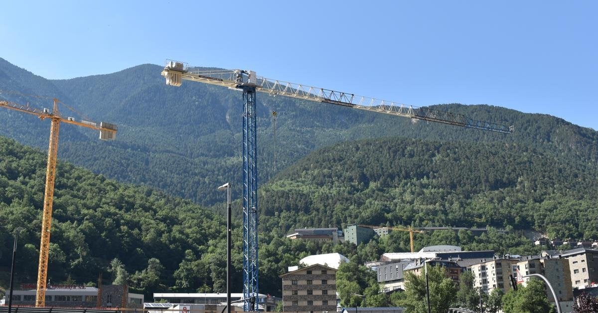 Valoració positiva dels economistes a la llei òmnibus que augmentarà l'oferta de pisos de lloguer