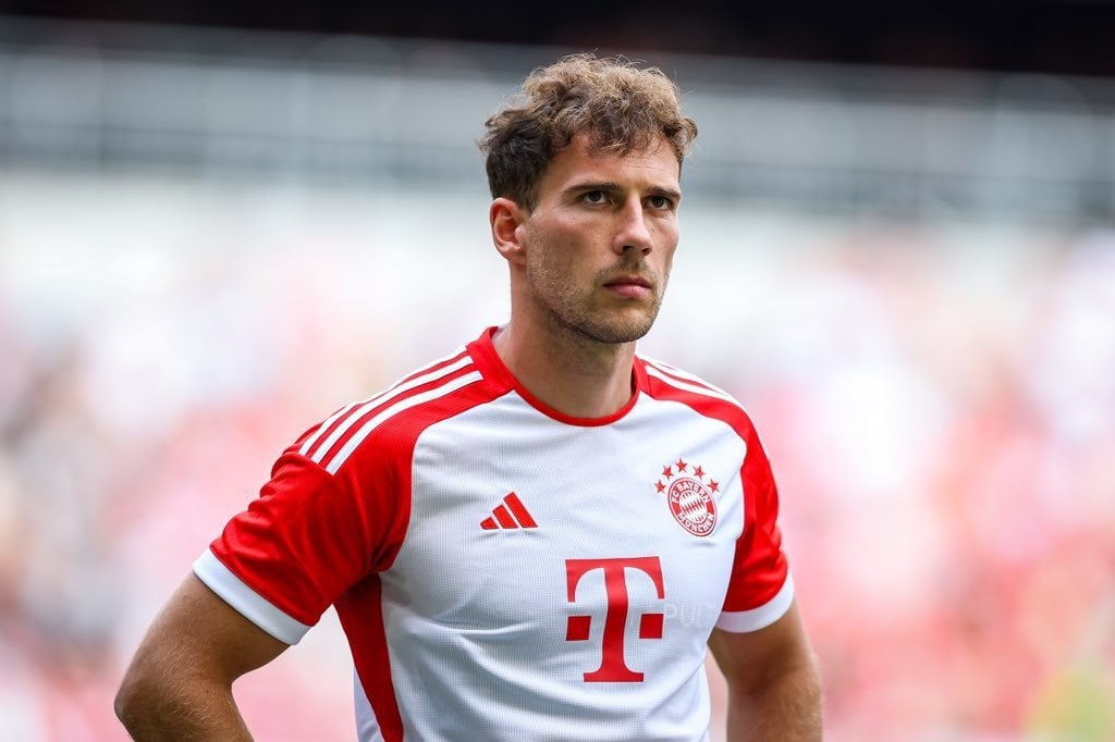Fabrizio Romano: Bayern will Leon Goretzka erneut klar machen, dass auf seiner Position keinen Platz für ihn sein wird. Goretzka möchte dennoch unbedingt beim Verein bleiben