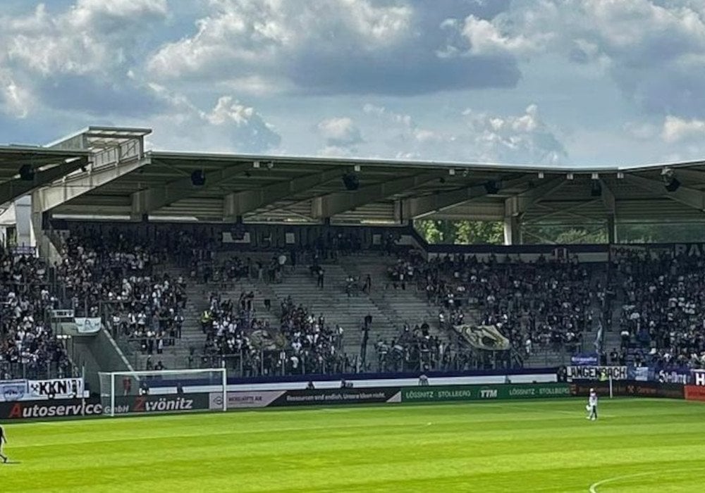 FC Erzgebirge Aue-Fanszene verließ den Fanblock noch vor Anpfiff - Protest gegen Red Bull-Testspiel