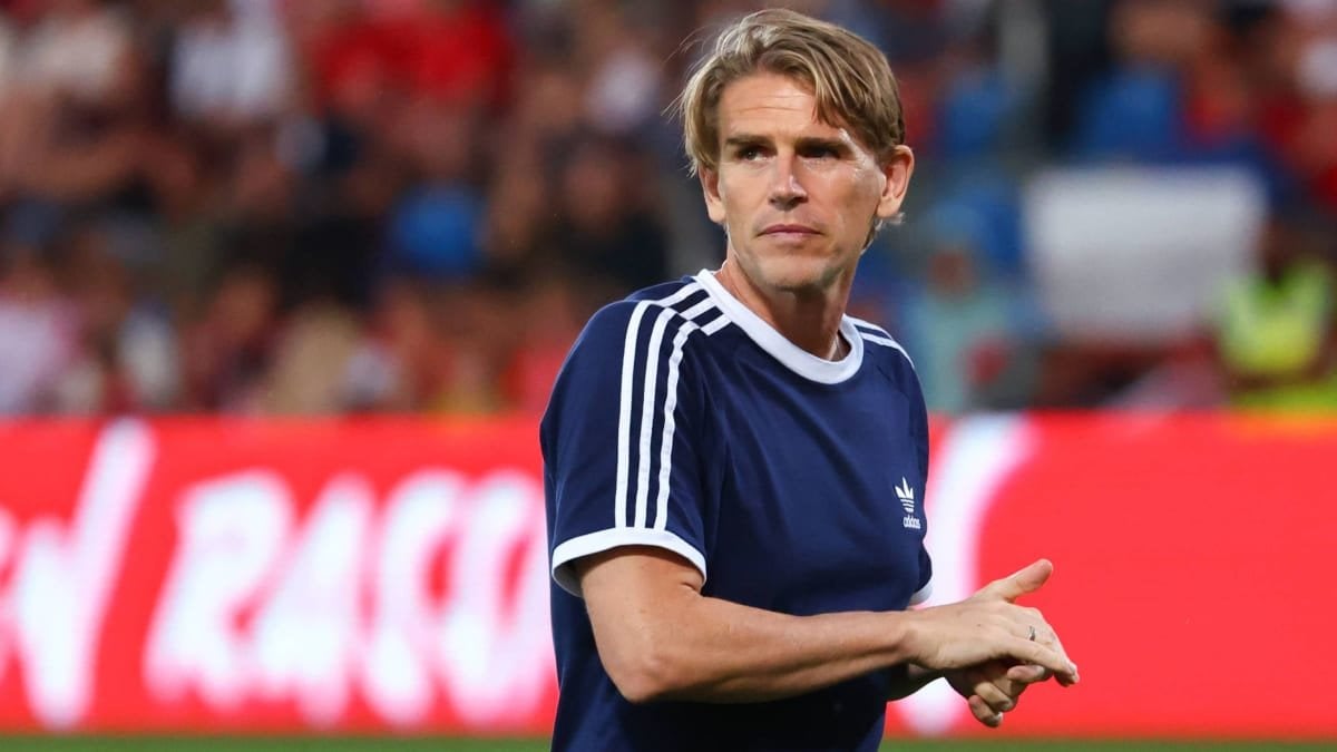 Nach dem lockeren 3:0 gegen Tirol zeigte sich Bayern-Sportdirektor Christoph Freund zufrieden mit der Vorbereitung - und sprach über das Personal.
