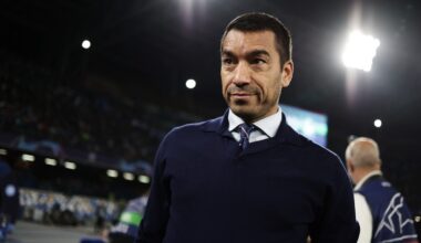 Van Bronckhorst maakt debuut als trainer van Besiktas met 0-5 slachting tegen Galatasaray en pakt meteen eerste prijs