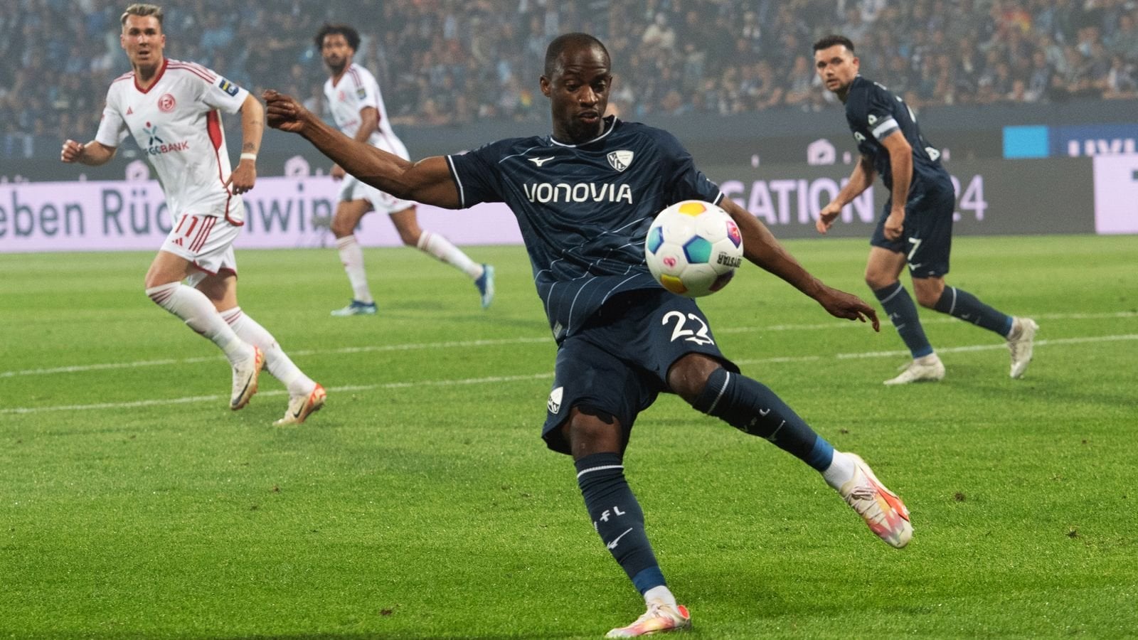 Schalke signs Christopher Antwi-Adjei on a free transfer, contract until 2026