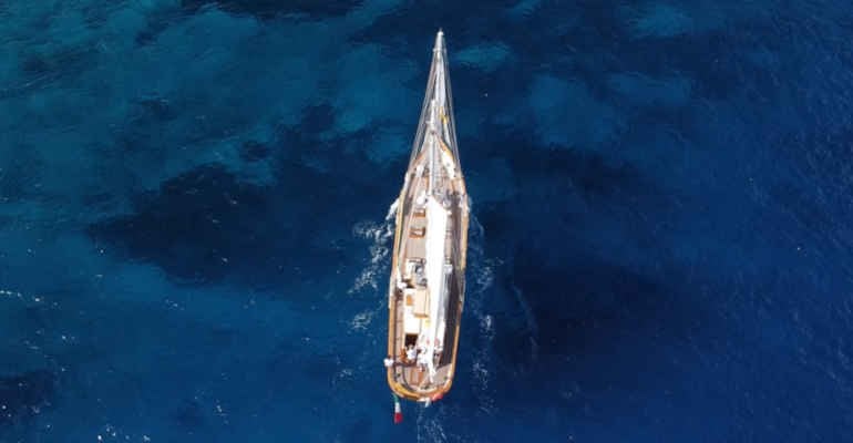 Stato dei mari e laghi italiani: su 394 punti campionati da Legambiente, il 36% è stato giudicato “oltre il limite”. In lenta crescita i siti con mare inquinato, dal 31% del 2022, al 36% del 2022 37% di quest’anno