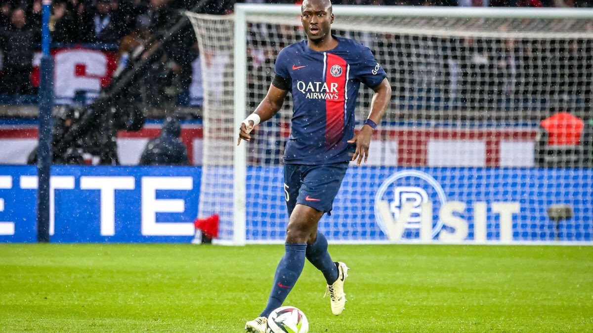 [Mechenoua & Quarez] Skriniar, Danilo, Mukiele, Ugarte and Soler could leave PSG this summer. PSG is also looking to sell and find a solution for Juan Bernat, Ayman Kari, Colin Dagba, Ismaël Gharbi, Ilyes Housni and Louis Mouquet.
