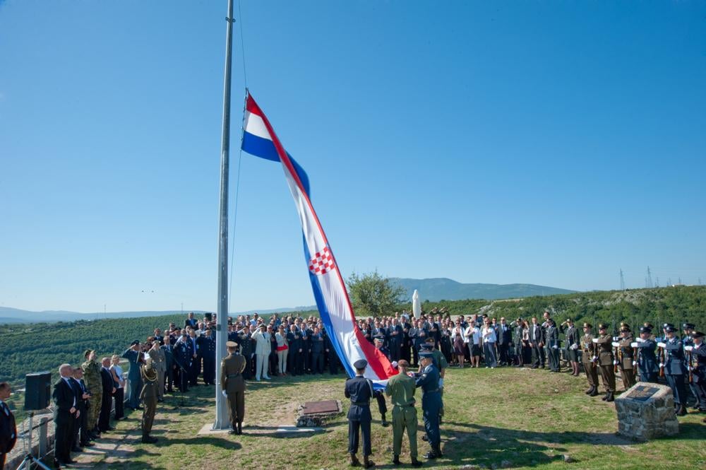 Sretan Dan pobjede i domovinske zahvalnosti i Dan hrvatskih branitelja