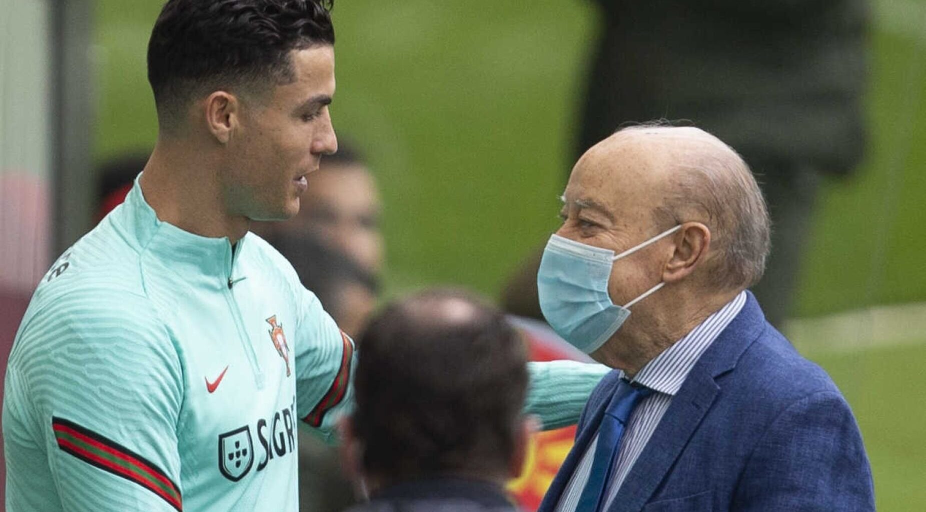 Pinto da Costa: "Ronaldo devia fazer mais um jogo, ganhá-lo e retirar-se [da seleção|" Via: TVI
