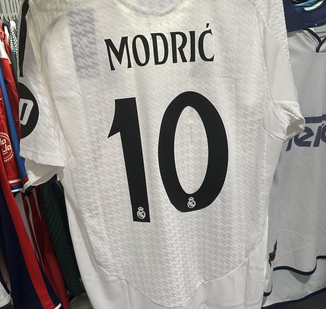 Finally got my Modric #10 jersey