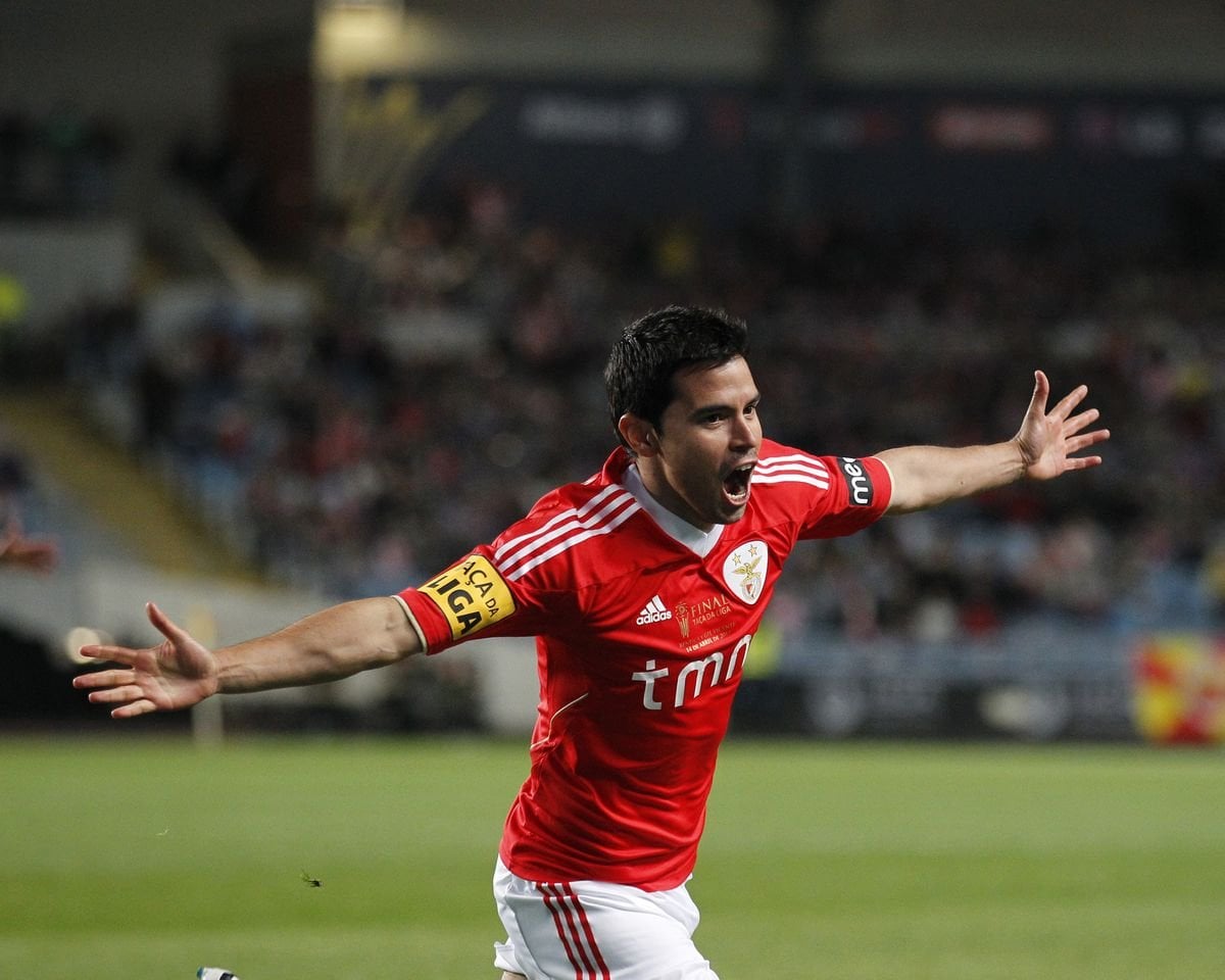 Ex-Benfica: Saviola passa noite na prisão