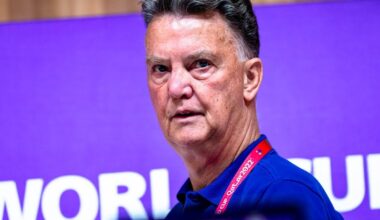 [VI] Louis van Gaal reveals that Bayern Munich approached him before they appointed Kompany