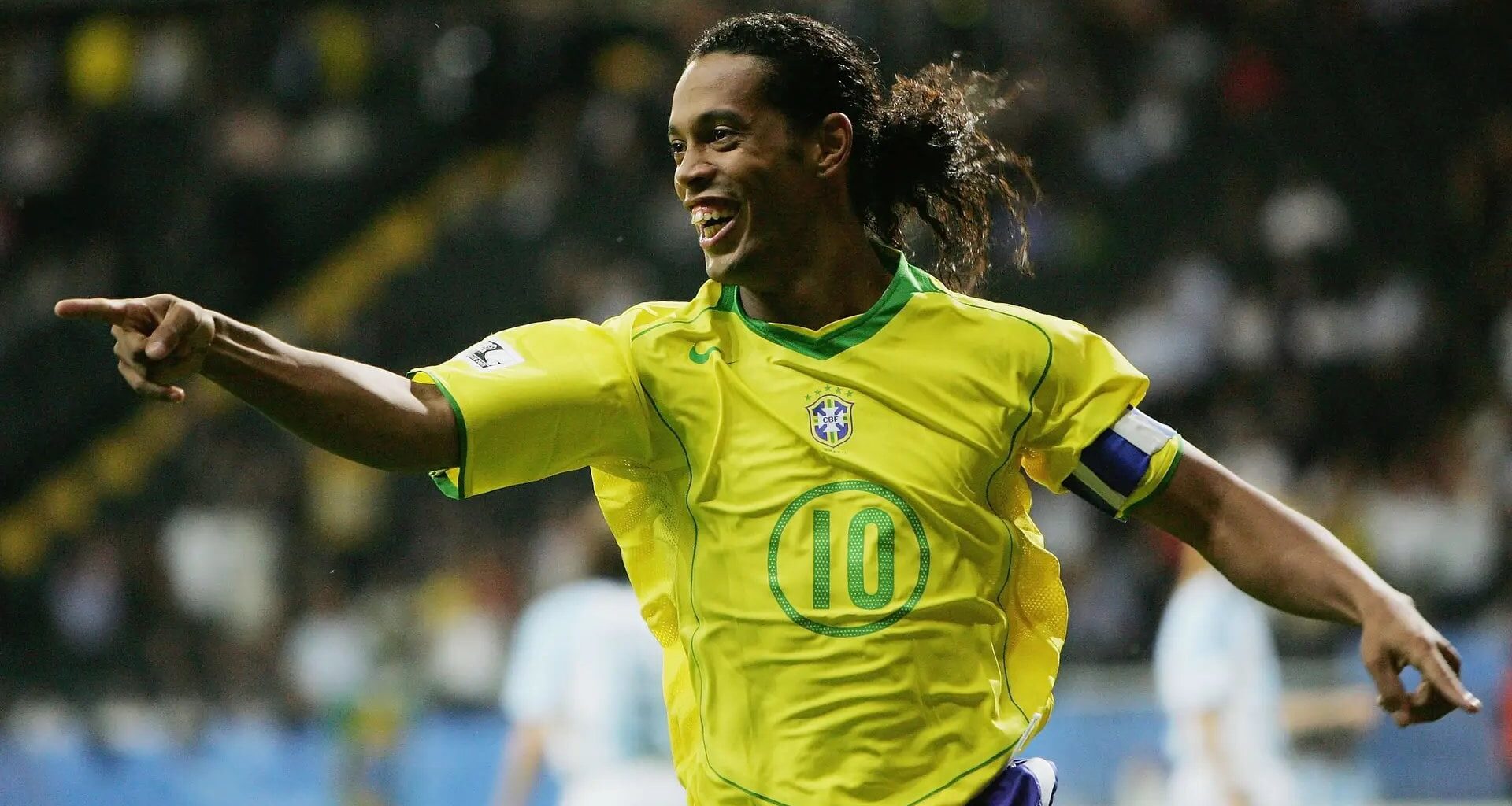 Euforia na Amadora em jogo solidário com estrelas do futebol (e não só)