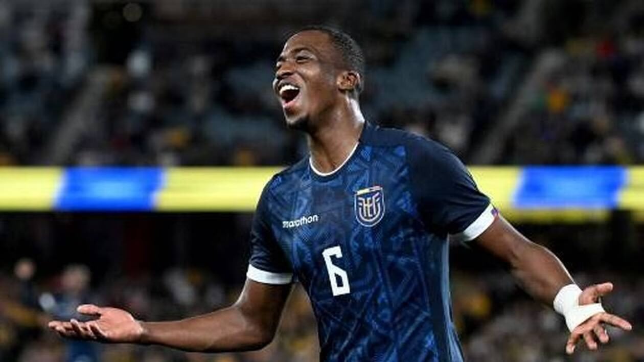 [Hawkins] Willian Pacho passed his medical and signed his 5 year contract. 40M transfer +5m bonus