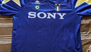 Finally obtain one of our team's most classiest kit. I'm beyond thrilled now!!!