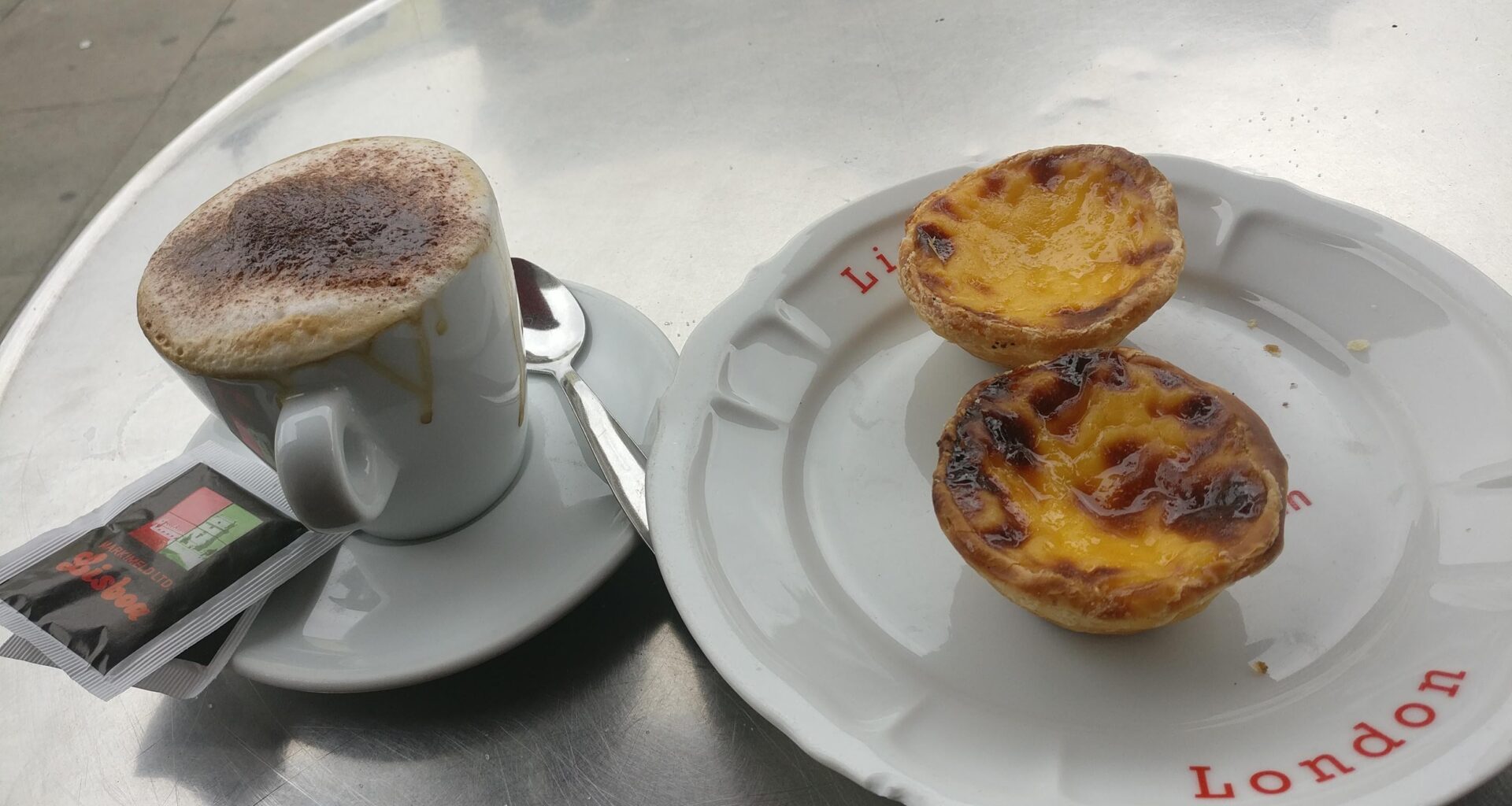 Pastel de Nata lunch snack