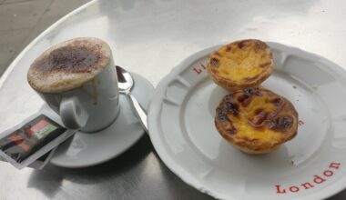 Pastel de Nata lunch snack