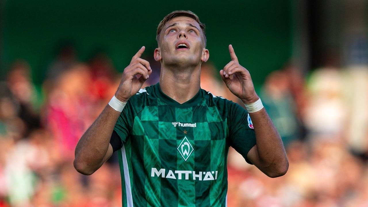 DFB-Pokal: Drei Tore im ersten Pflichtspiel - Bremens Pokalheld heißt Topp
