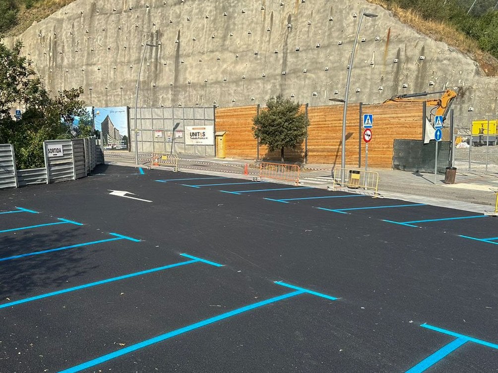 El carrer del Falgueró estrena 30 places de zona blava