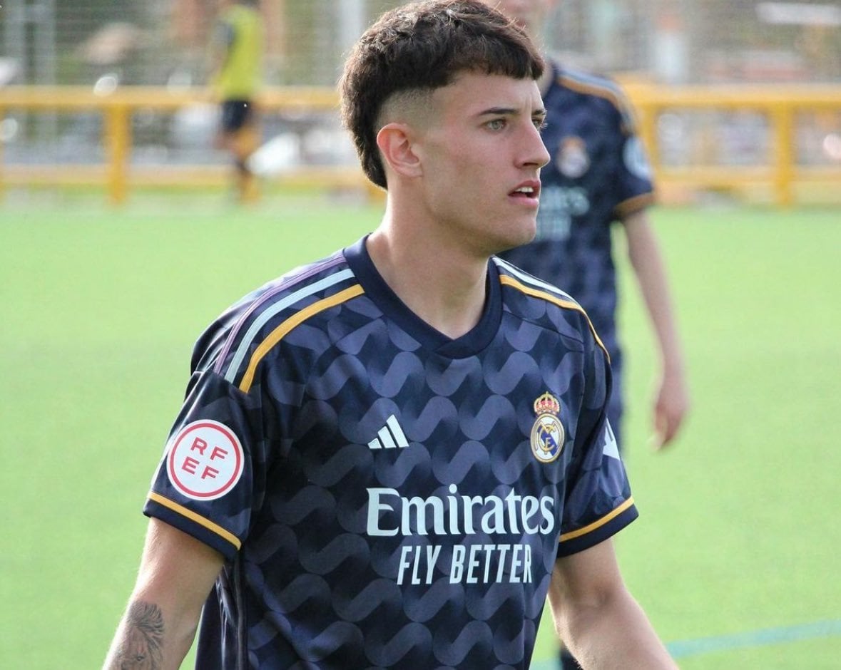 Fabrizio Romano: Real Betis sign talent Jorge Oreiro for the Academy from Real Madrid. 2006 born defender was wanted by many clubs also in England but he has signed with Betis. Real Madrid will have sell-on clause and matching rights as priority to get the player back in future.