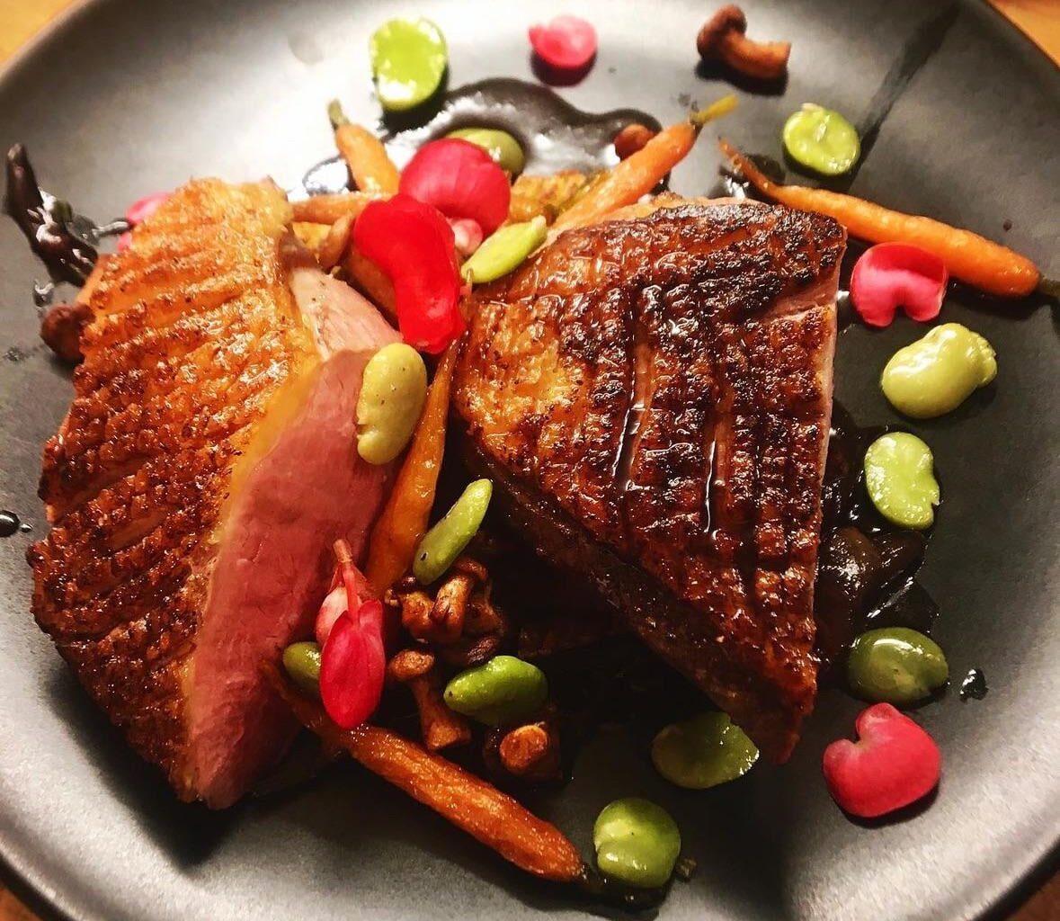 [homemade] Low temperature duck breast, glazed vegetables, snacked chanterelles, roast potatoes and spiced red wine syrup